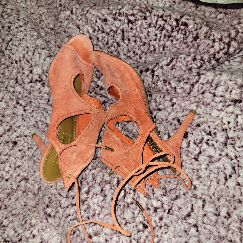 Peach Sexy thing pumps in size 8